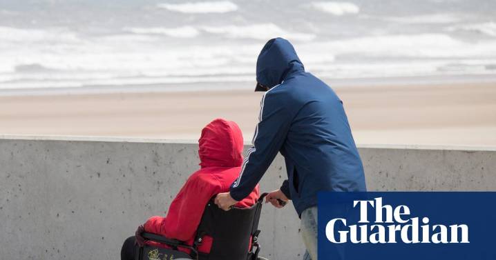 Senior DWP civil servant blames victims for carer’s allowance scandal