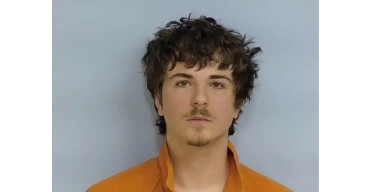 Arrestan en Florida a joven que amenazó con un tiroteo escolar para “provocar reacciones” en TikTok