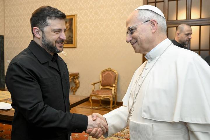 El Papa recibe a Zelensky en plena ofensiva europea para corregir el plan de paz de Trump