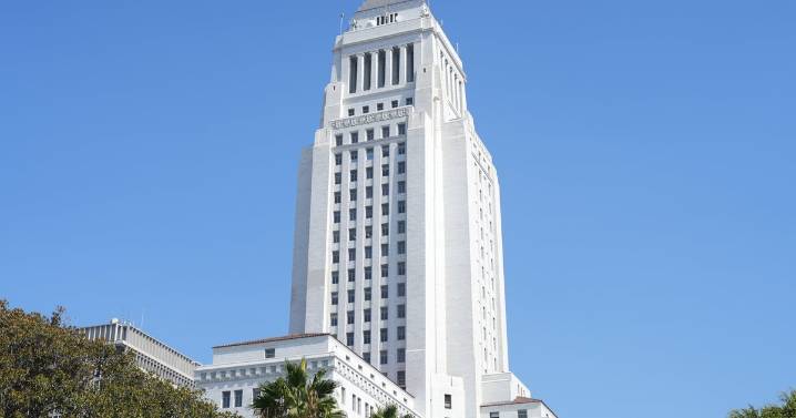 LA City Council approves $1 million funding proposal to hire more LAPD officers
