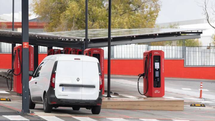 DGT denuncia a más de 2.280 conductores de furgonetas en una semana por exceso de velocidad y 232 dan positivo en droga