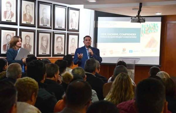 Implementan programa 'Leer, Escribir, Comprender' en 410 escuelas