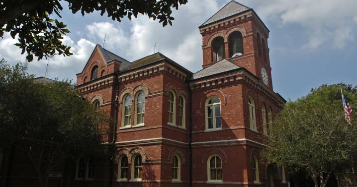 Lawsuit says Donaldsonville ordinance violates Constitution