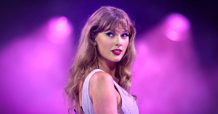 Taylor Swift breaks down in tears talking about 3 kids killed in U.K. stabbing