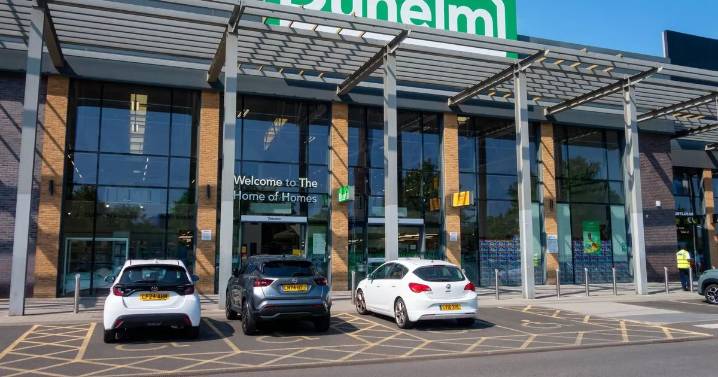 Dunelm slashes 50% off 'fluffy as a marshmallow' rug from £17.50