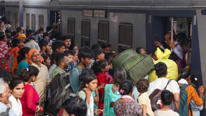 Amid IndiGo crisis, Southern Railway adds new coaches to 16 trains to ease passenger rush