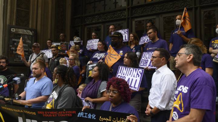 More nurses are joining unions