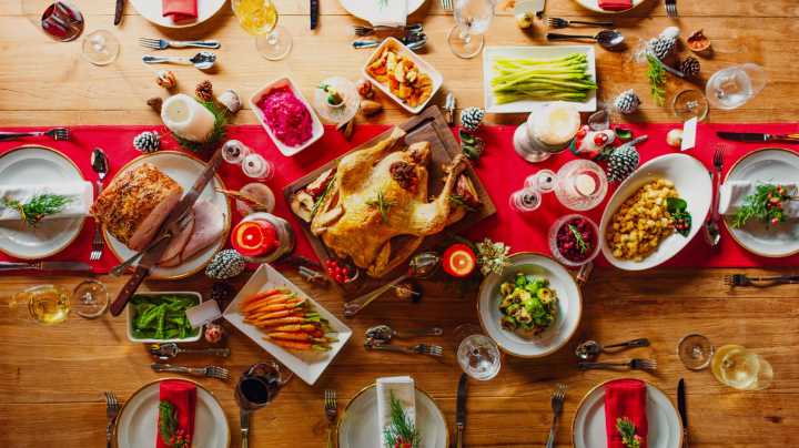 12 Amazon Finds For Holiday Hosting That Are Under $20