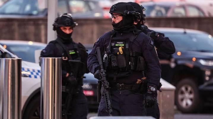 Tiroteo contra un evento de la comunidad judía en Bondi Beach, la playa más famosa de Australia, deja 11 muertos