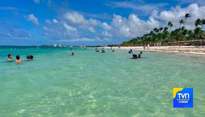 Lo despidieron de Colo Colo y apareció en un destino paradisíaco