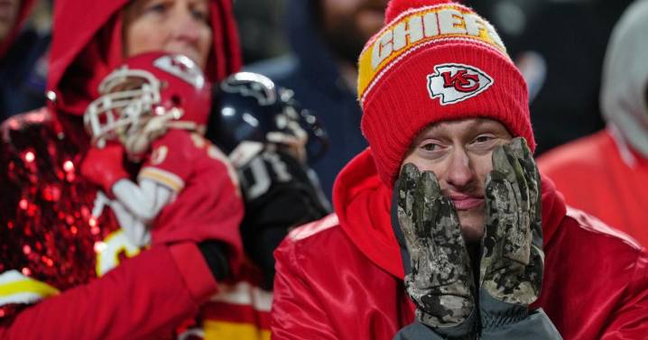 Chiefs' playoff hopes dim after 20