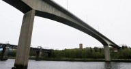 Redheugh Bridge safety fear as 'careless' concerns raised over crumbling concrete