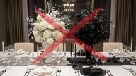 Ni centros de mesa blancos ni negros: la nueva tendencia más moderna para este Año Nuevo 2026