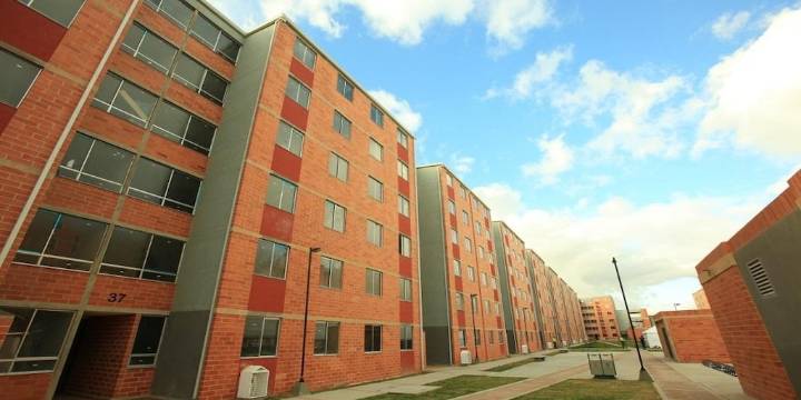 Aumento del salario mínimo de 2026 no cambiaría el valor de la vivienda: ministro del Trabajo dio noticia alentadora