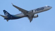 Nuevo audio revela que un expiloto de Alaska Airlines intentó apagar los motores de un avión en pleno vuelo