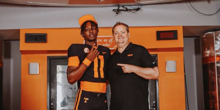 Tennessee five-star quarterback signee Faizon Brandon teams up with East Tennessee Children’s Hospital for Christmas toy drive
