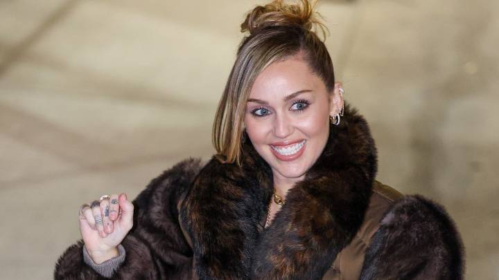 The Ultimate Engagement Manicure? Not Having One at All