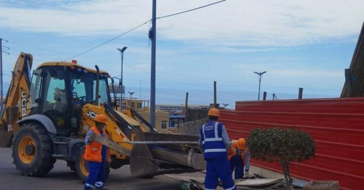 Retiran residuos acumulados en vías de Islay