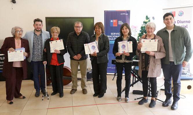 Porvenireña obtiene el primer lugar en concurso  literario autobiográfico de personas mayores