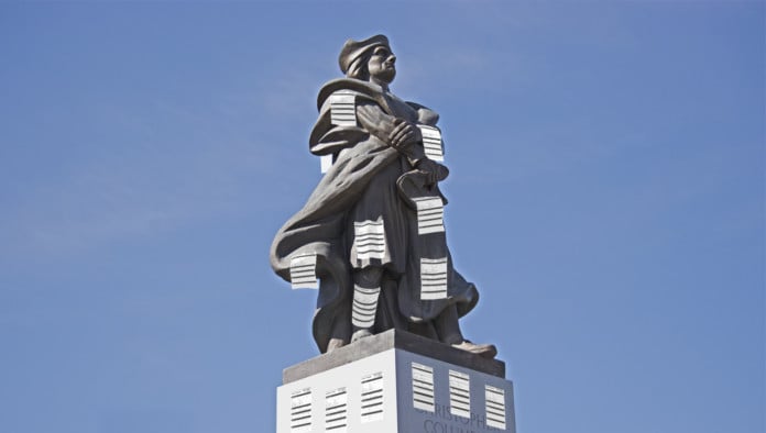 Police Keep Antifa Away From Statues By Taping Job Applications Onto Them