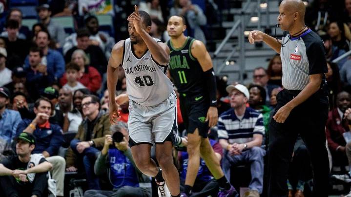 Spurs spoil Queen's first triple-double and hold on to beat the Pelicans 135