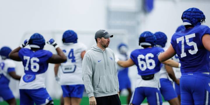 Aggie football adds TE coach from Kentucky