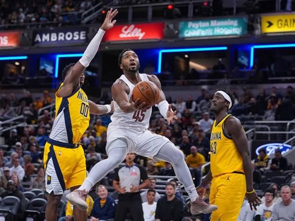 Mitchell scores 43 points to lead Cavaliers to 135