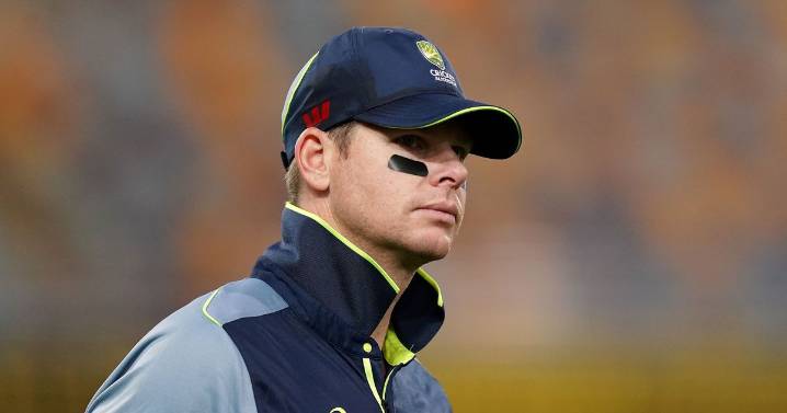 Why is Steve Smith wearing black tape under his eyes in Ashes?