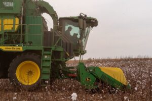 Trump to announce $12 billion farm aid package at roundtable