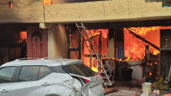 Veladora Provoca Incendio en una Casa de Iztapalapa; Muere Mujer Calcinada