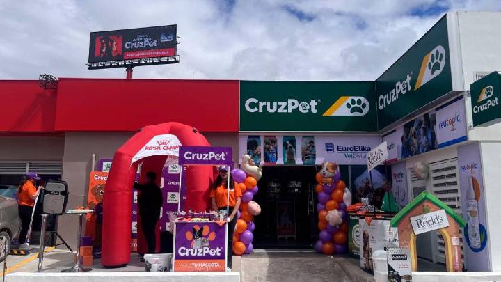 Cruz Verde rompe el molde y lanza CruzPet, la primera farmacia para mascotas del retail en Colombia