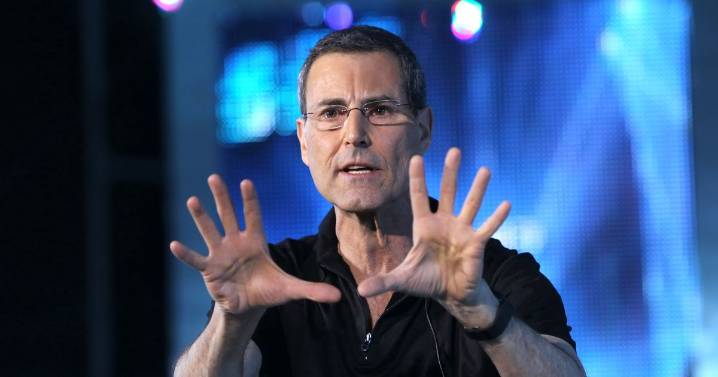 Uri Geller says 3I/ATLAS aliens are peaceful hippies who will 'save us from nuclear war'