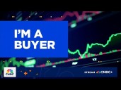 Trade Tracker: Stephanie Link buys SLB