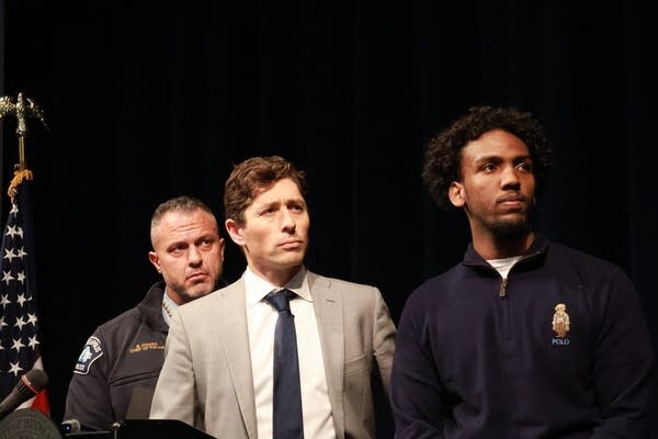 ICE agents arrest U.S. citizen in Minneapolis