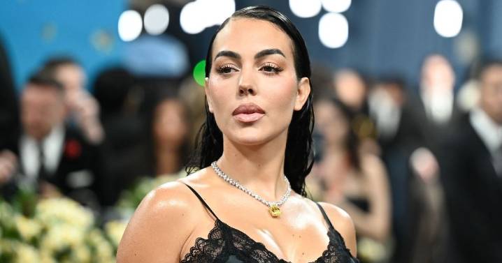 Georgina Rodriguez Pairs Alo Top With Dramatic Fur Collar