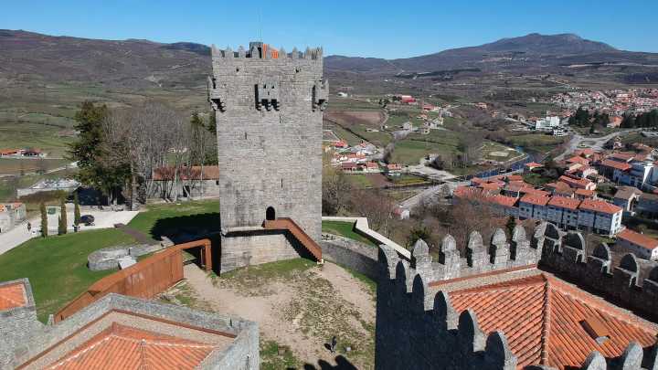 La joya portuguesa en la frontera con España: un parque nacional bajo la protección de un castillo