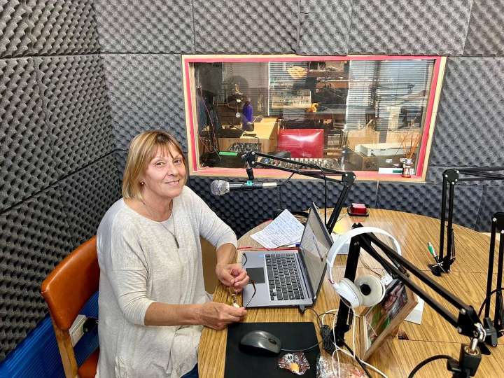 Carmen Laria presenta «Y seguirá amaneciendo» / Este viernes 12