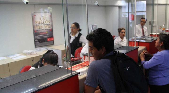 Identifican en Morelos a empleados bancarios como "halcones", que avisan para asaltar a cuentahabientes