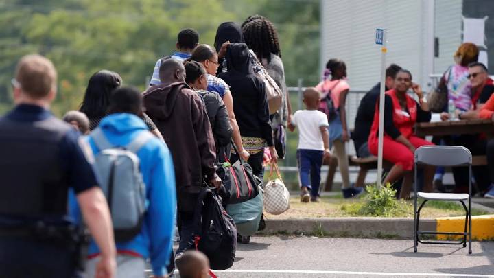 Estados Unidos recorta la duración de permisos de trabajo para migrantes: una decisión que agrava la crisis migratoria y afecta a refugiados, asilados y personas con deportación suspendida