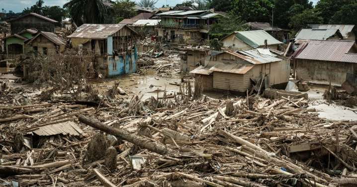 Inundaciones en Indonesia dejan más de 1.000 muertos y 218 desaparecidos