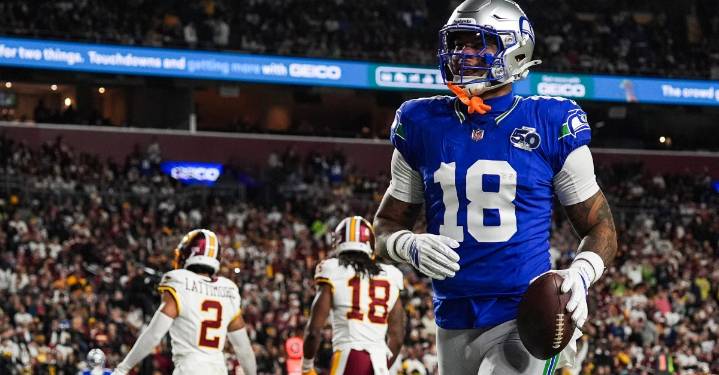 Seahawks announce several roster moves, place Elijah Arroyo on injured reserve