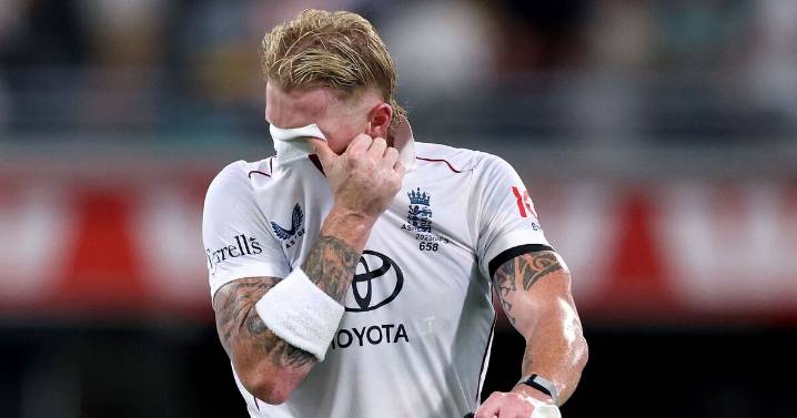 Ashes LIVE: England shoot themselves in the foot as Aussies build lead 