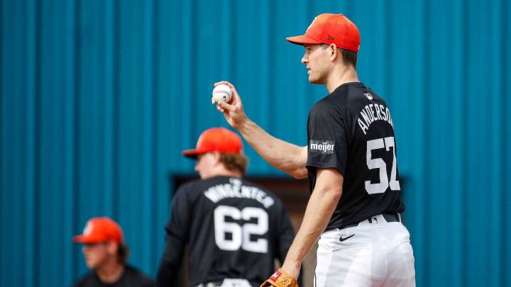 Right-hander Drew Anderson and Detroit Tigers agree to 1