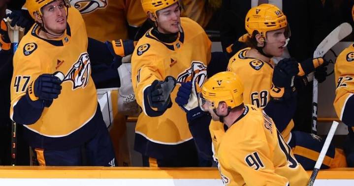 Streaking Stamkos scores four in Predators' 7