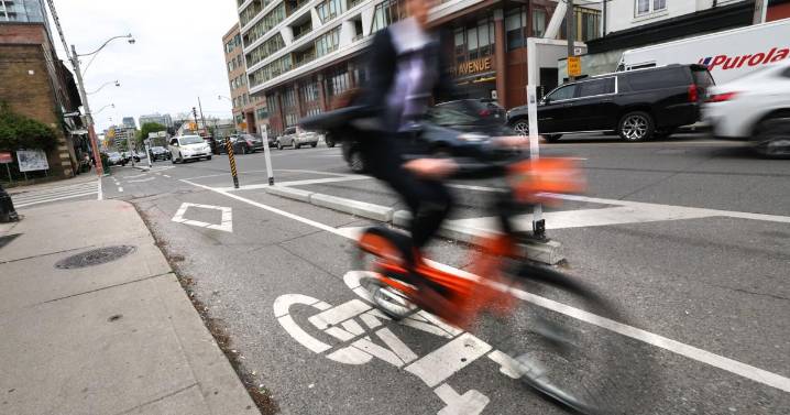 City pushes forward with geared-down bike lane plan