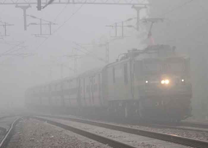 Fog safety devices in Indian Railways increased 288 times to 25,900 in last 11 years: Vaishnaw