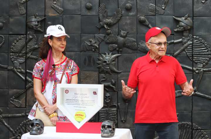 Visita Don Alfredo Harp entrenamiento de Diablos Rojos Femenil