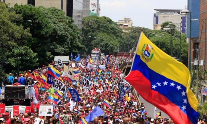 Pueblo venezolano marcha para denunciar piratería norteamericana en Venezuela