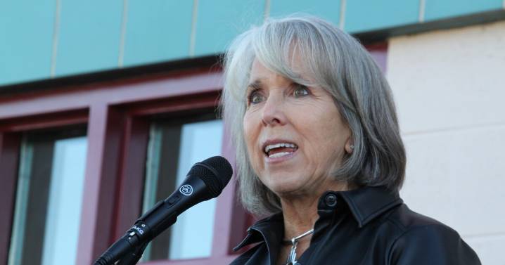 Democratic governors say the party's midterm strategy must focus on voters' pocketbook concerns