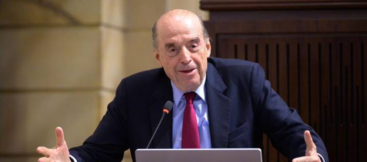 Fiscalía imputó al excanciller Álvaro Leyva por el escándalo de la licitación de los pasaportes
